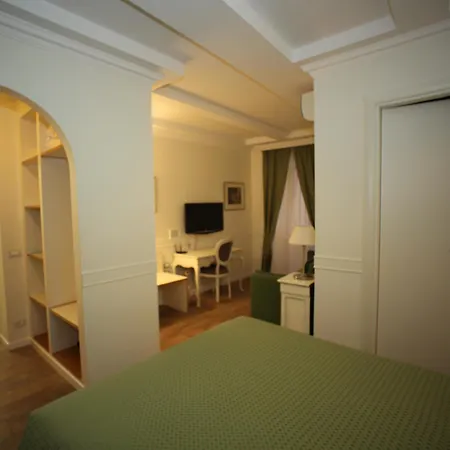 בית הארחה Residenza Ponte Sant'angelo 2*